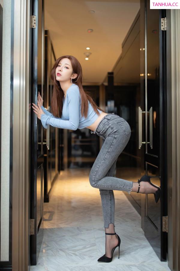 陈小喵  [XiuRen]高清写真图 2020.09.15 No.2563 陈小喵第4张图片